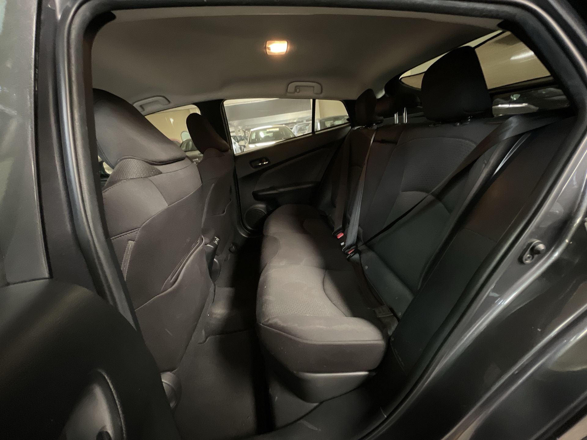 2022 Toyota PRIUS BASE