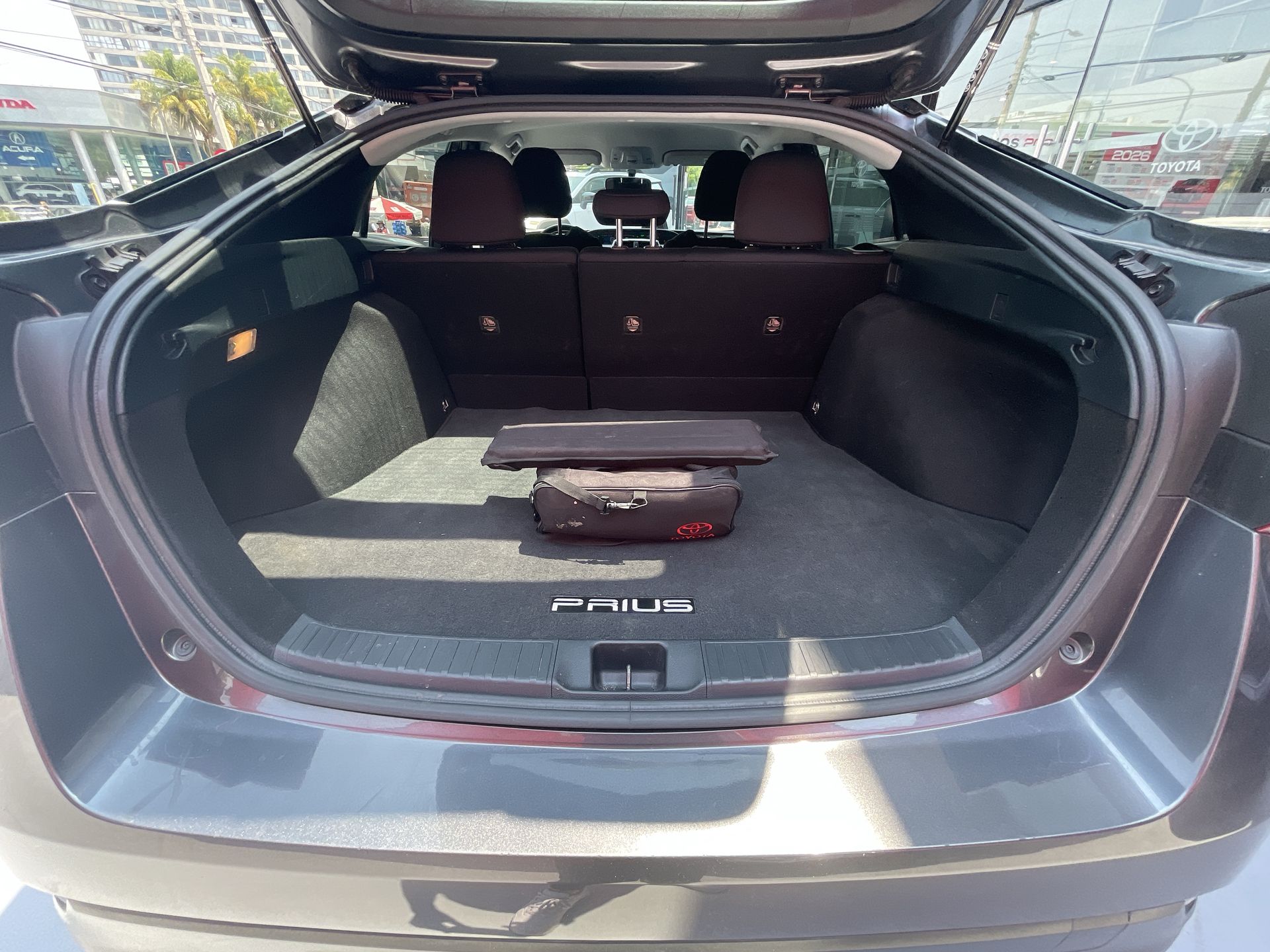 2022 Toyota PRIUS BASE BASE