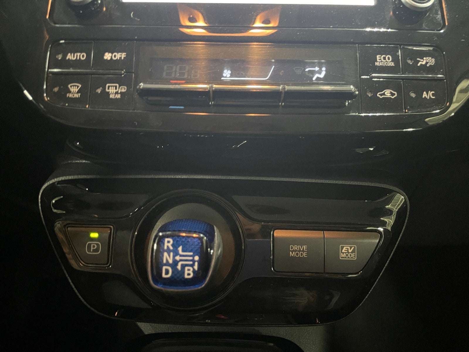 2020 Toyota PRIUS BASE