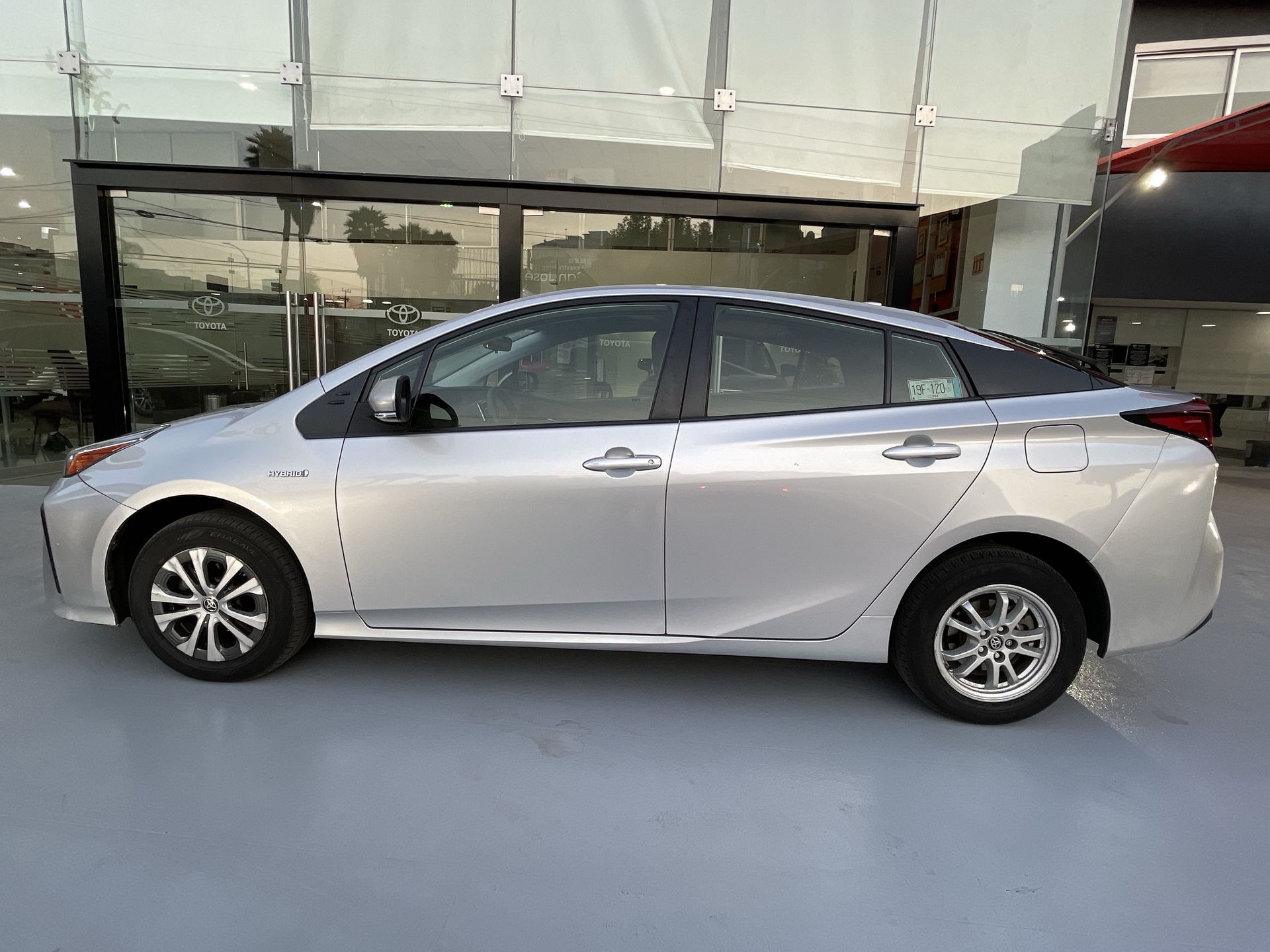2020 Toyota PRIUS BASE BASE