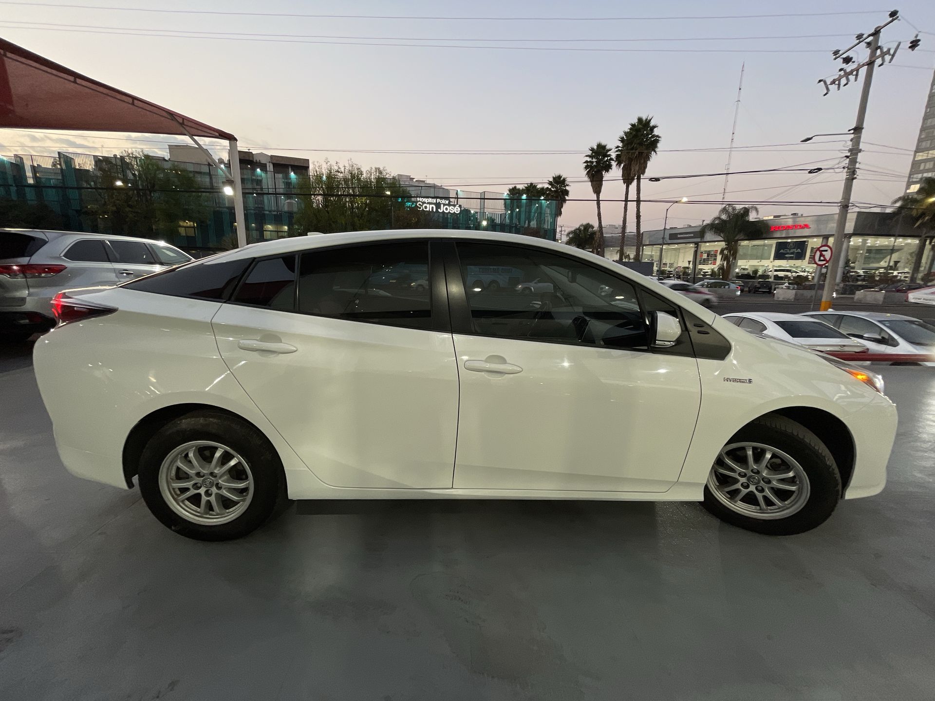 2017 Toyota PRIUS BASE PREMIUM CVT