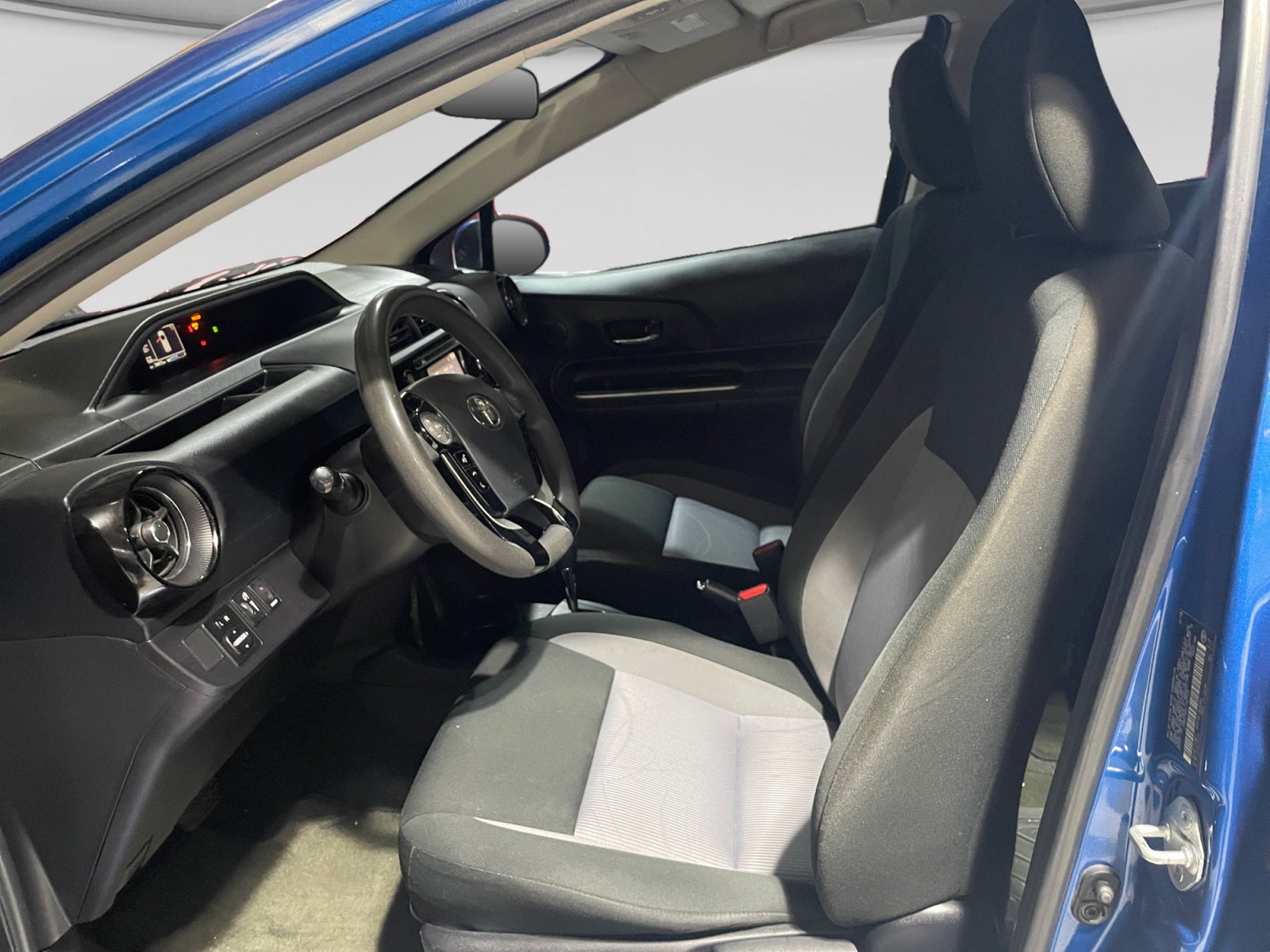 2018 Toyota PRIUS BASE 1.5 HYBRID AUTO