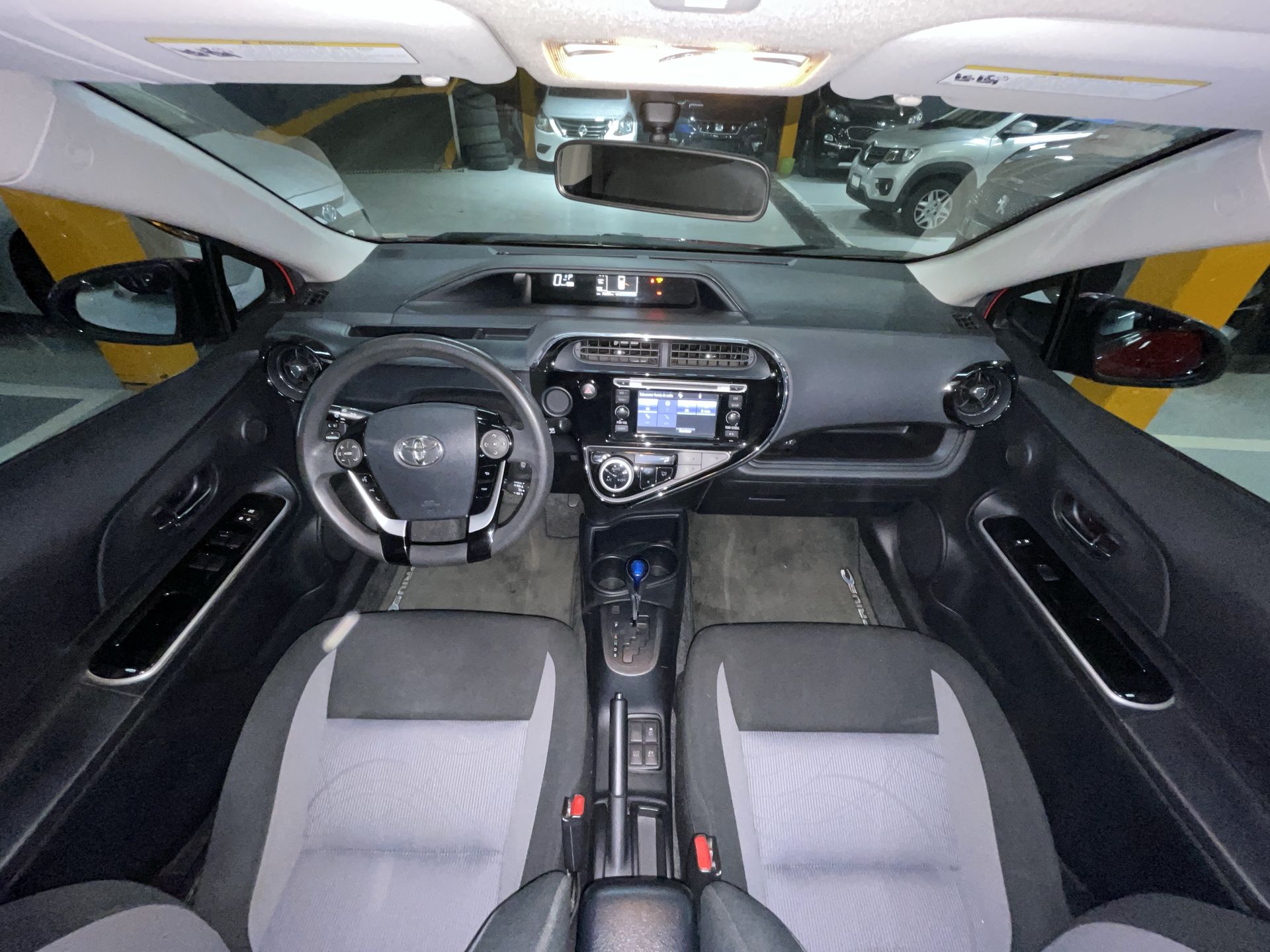 2018 Toyota PRIUS BASE 1.5 HYBRID AUTO