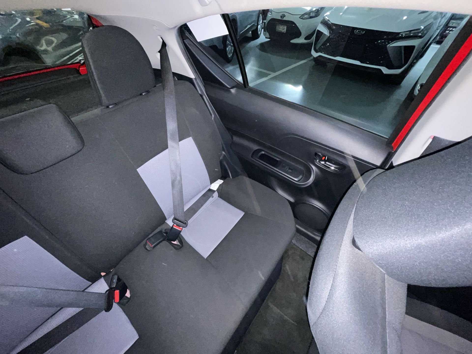 2018 Toyota PRIUS BASE 1.5 HYBRID AUTO