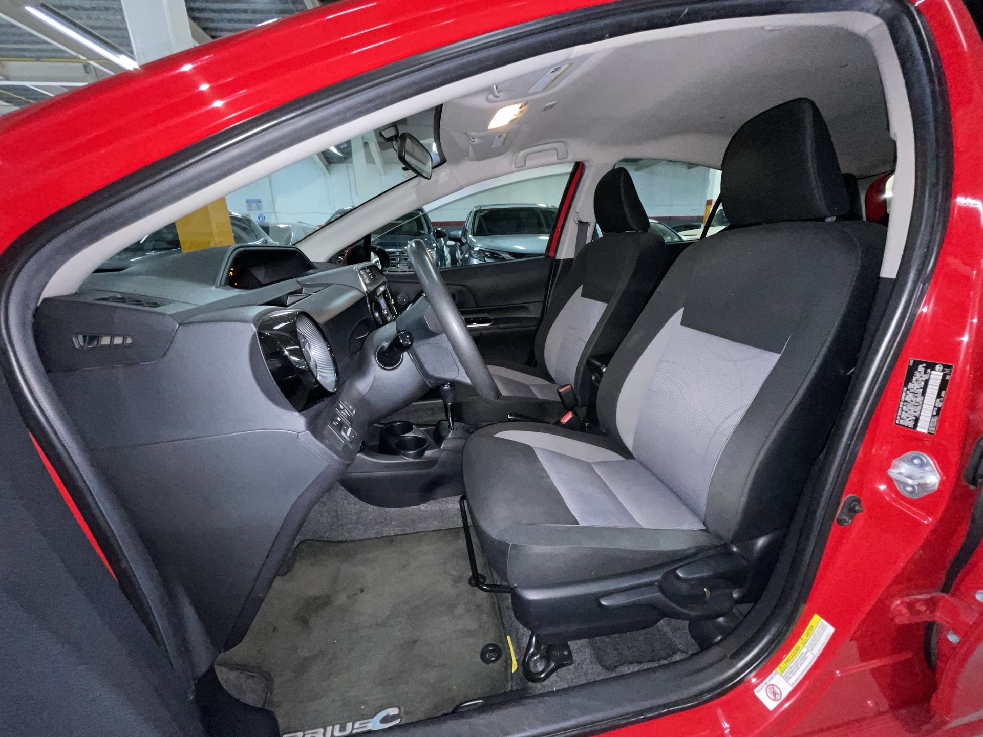 2018 Toyota PRIUS BASE 1.5 HYBRID AUTO