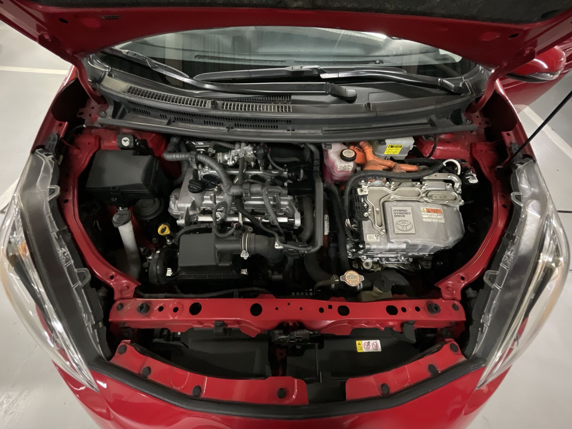 2018 Toyota PRIUS BASE 1.5 HYBRID AUTO