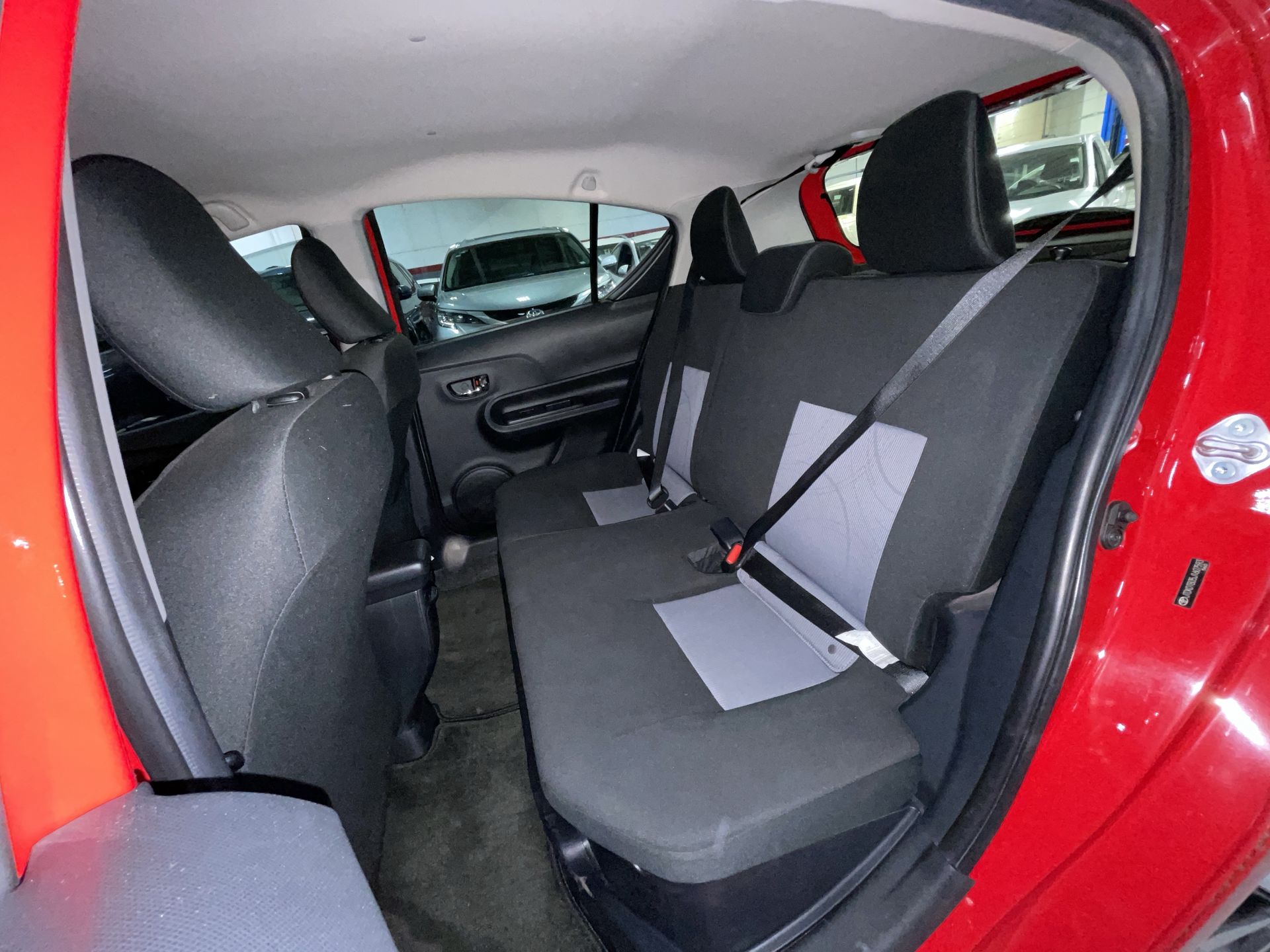 2018 Toyota PRIUS BASE 1.5 HYBRID AUTO