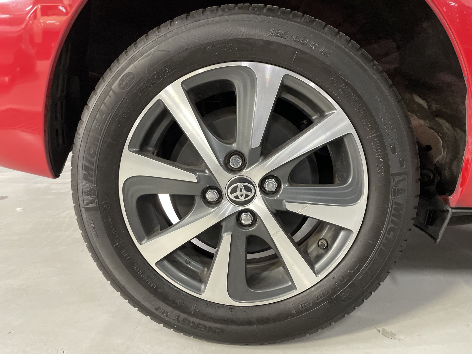 2018 Toyota PRIUS BASE 1.5 HYBRID AUTO