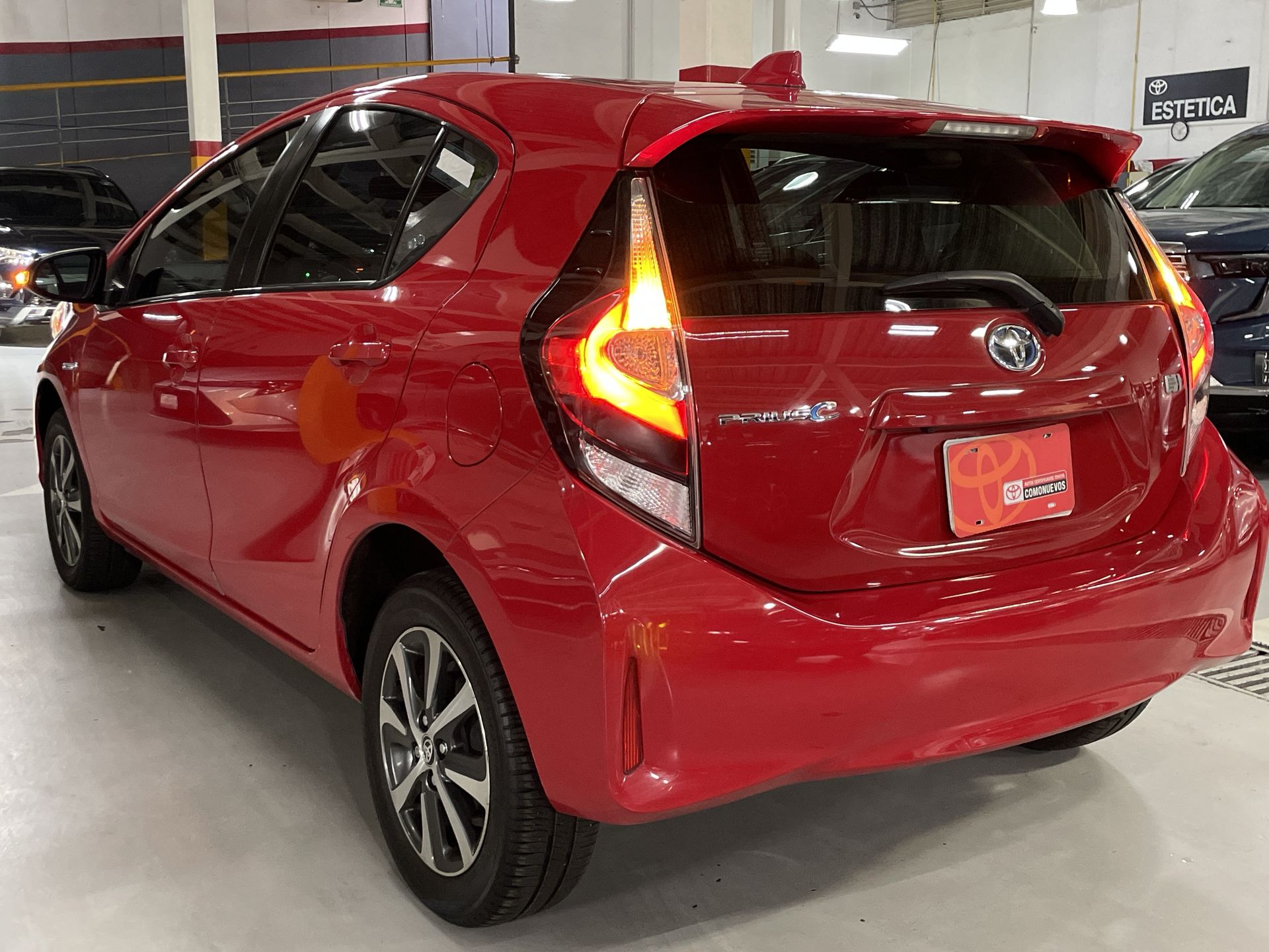 2018 Toyota PRIUS BASE 1.5 HYBRID AUTO