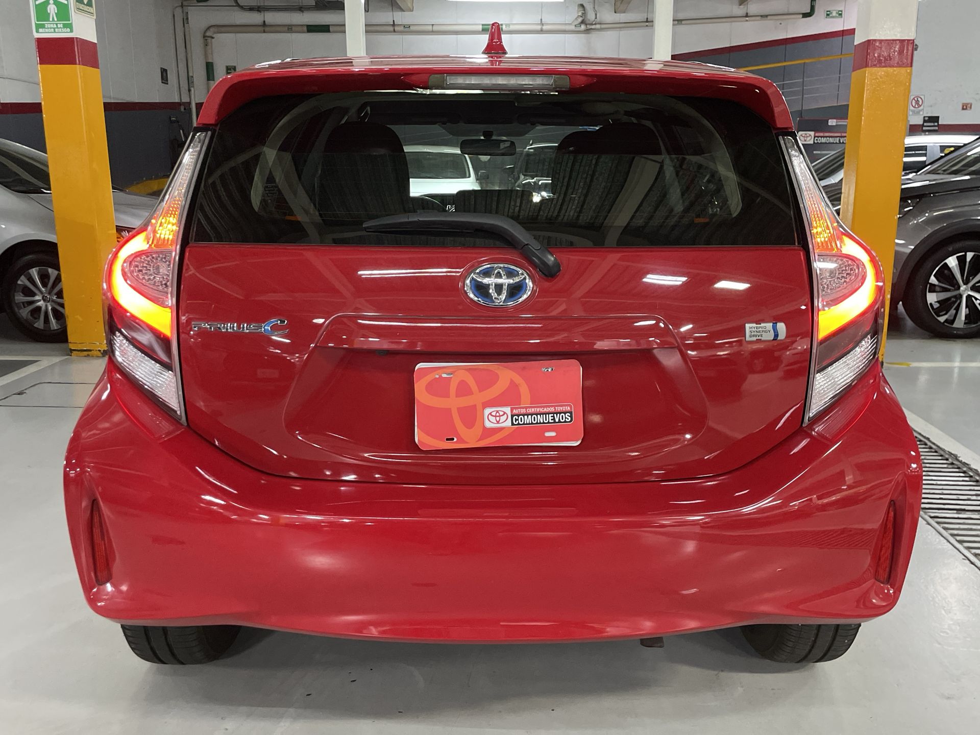 2018 Toyota PRIUS BASE 1.5 HYBRID AUTO
