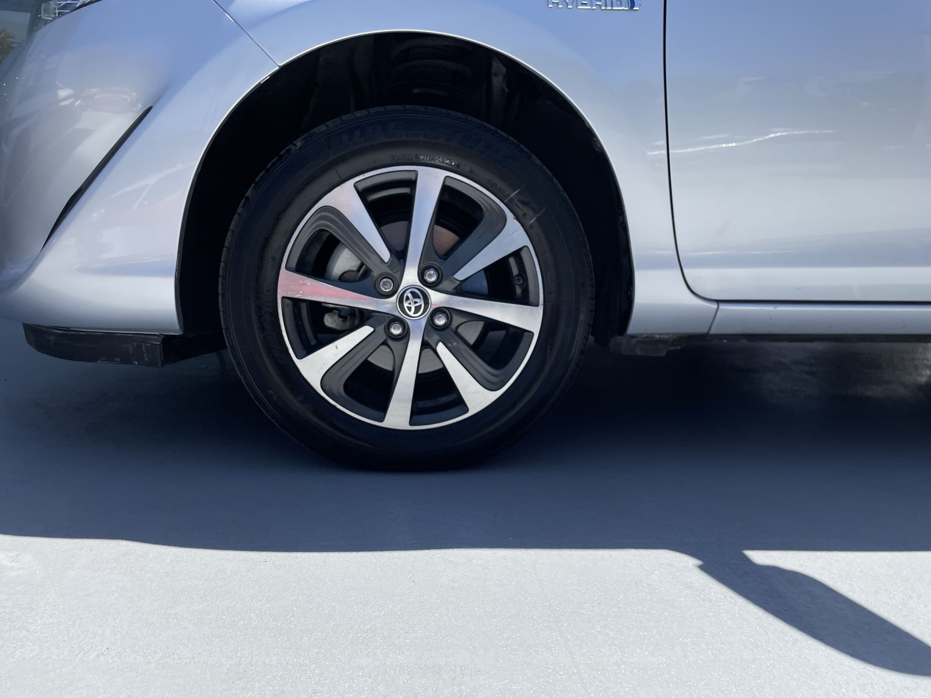 2021 Toyota PRIUS BASE BASE