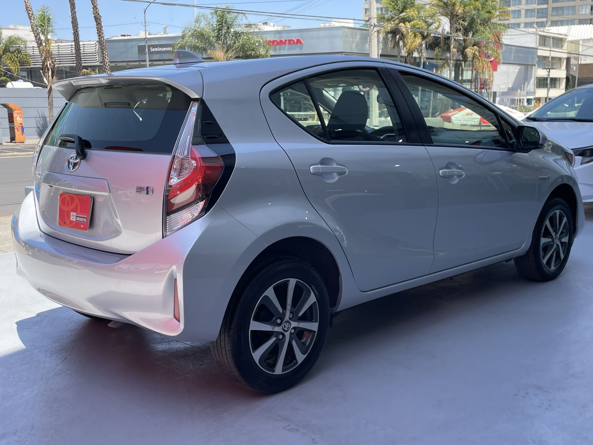 2021 Toyota PRIUS BASE BASE