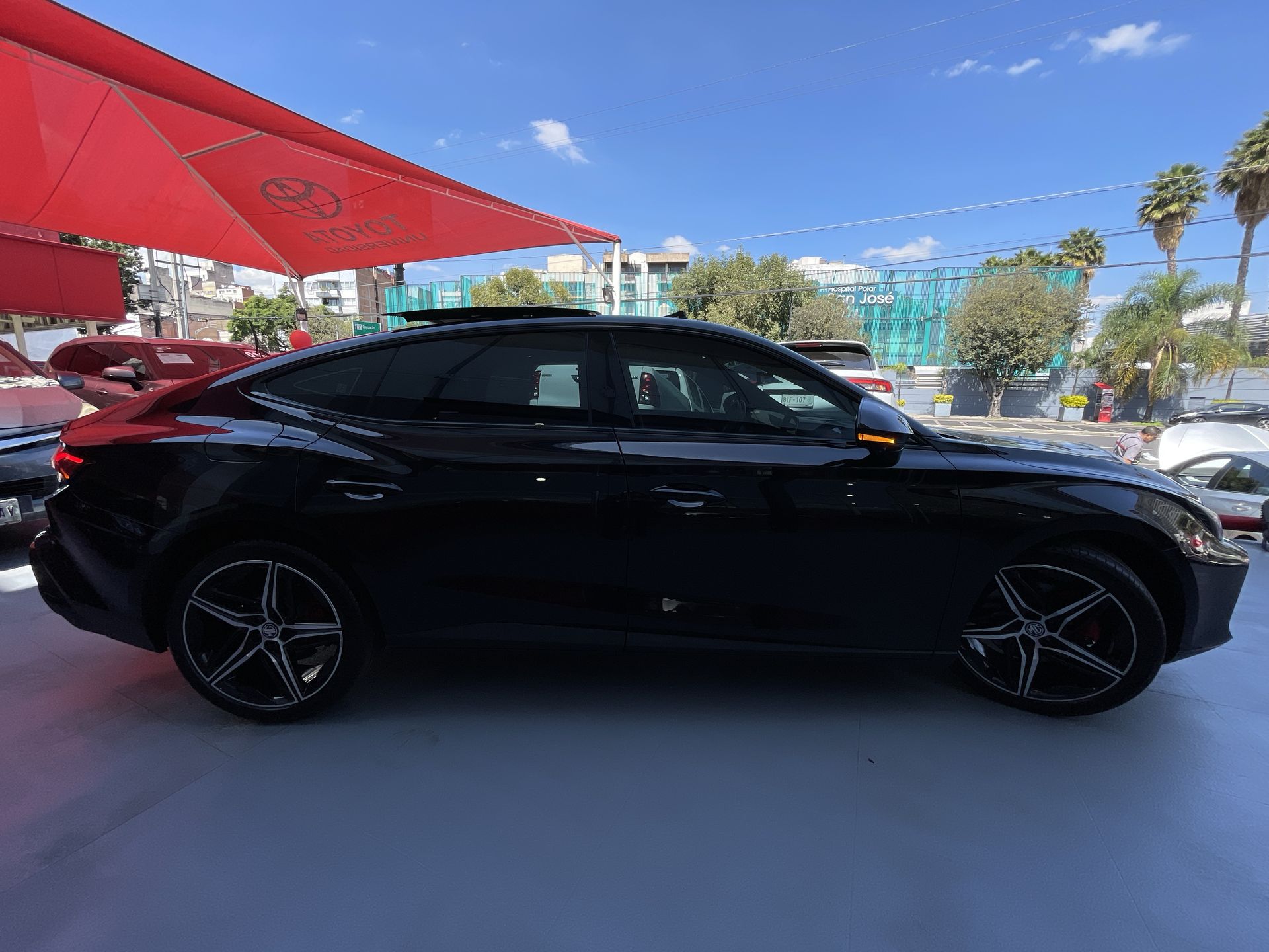 2025 MG MG TF 2.0T LUX TROPHY AT