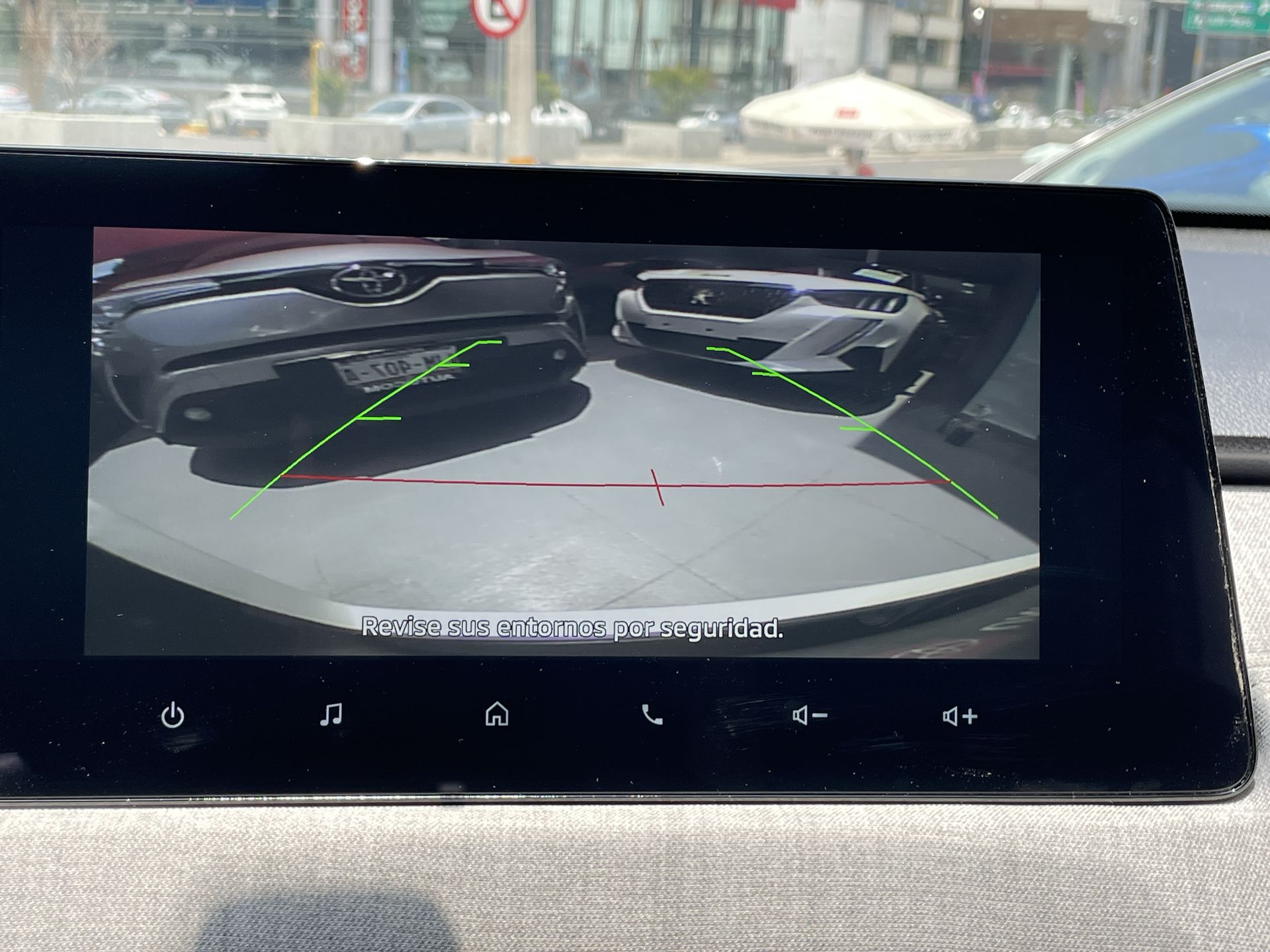 2025 Mitsubishi OUTLANDER SE PLUS