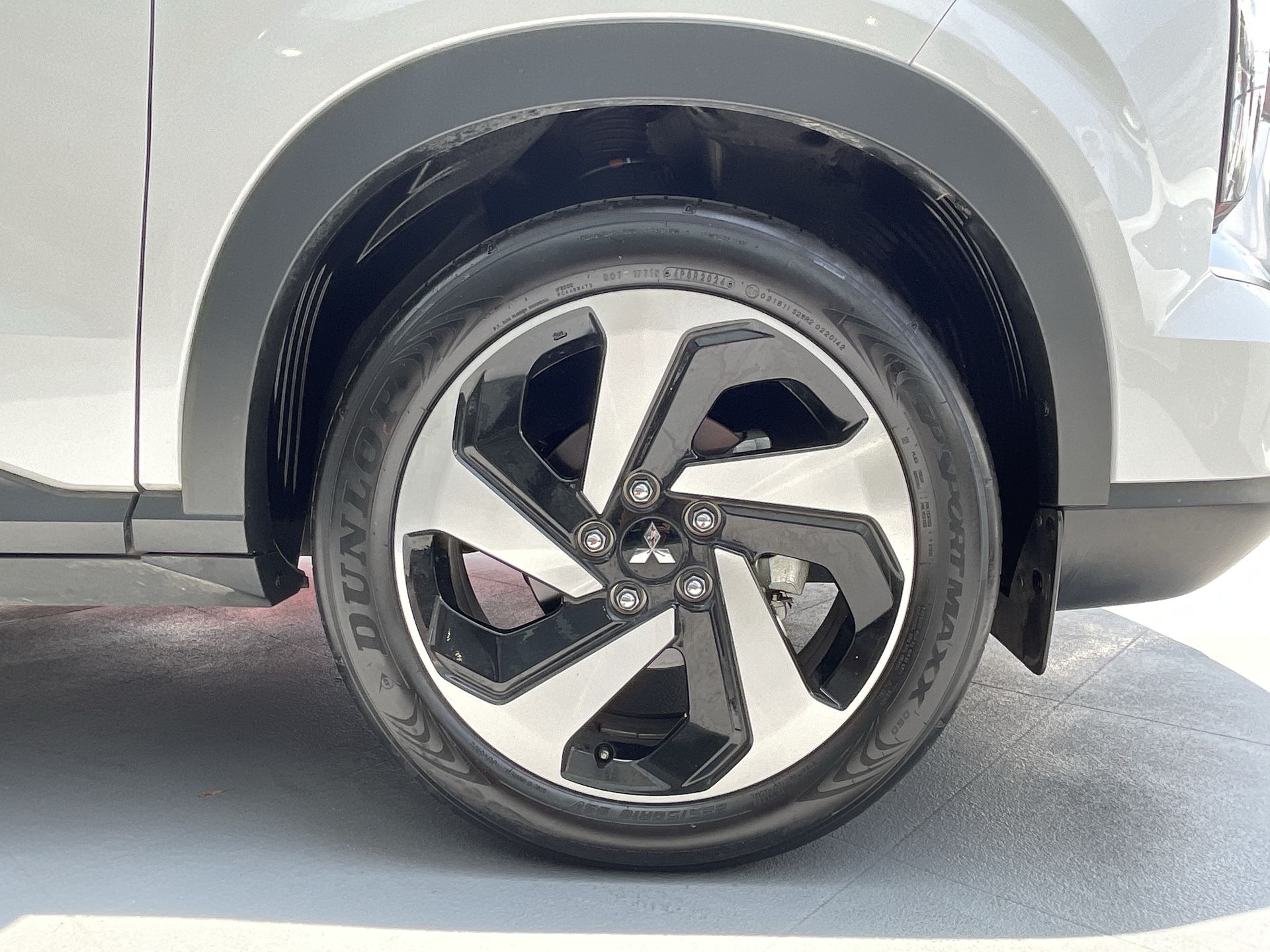 2025 Mitsubishi OUTLANDER SE PLUS