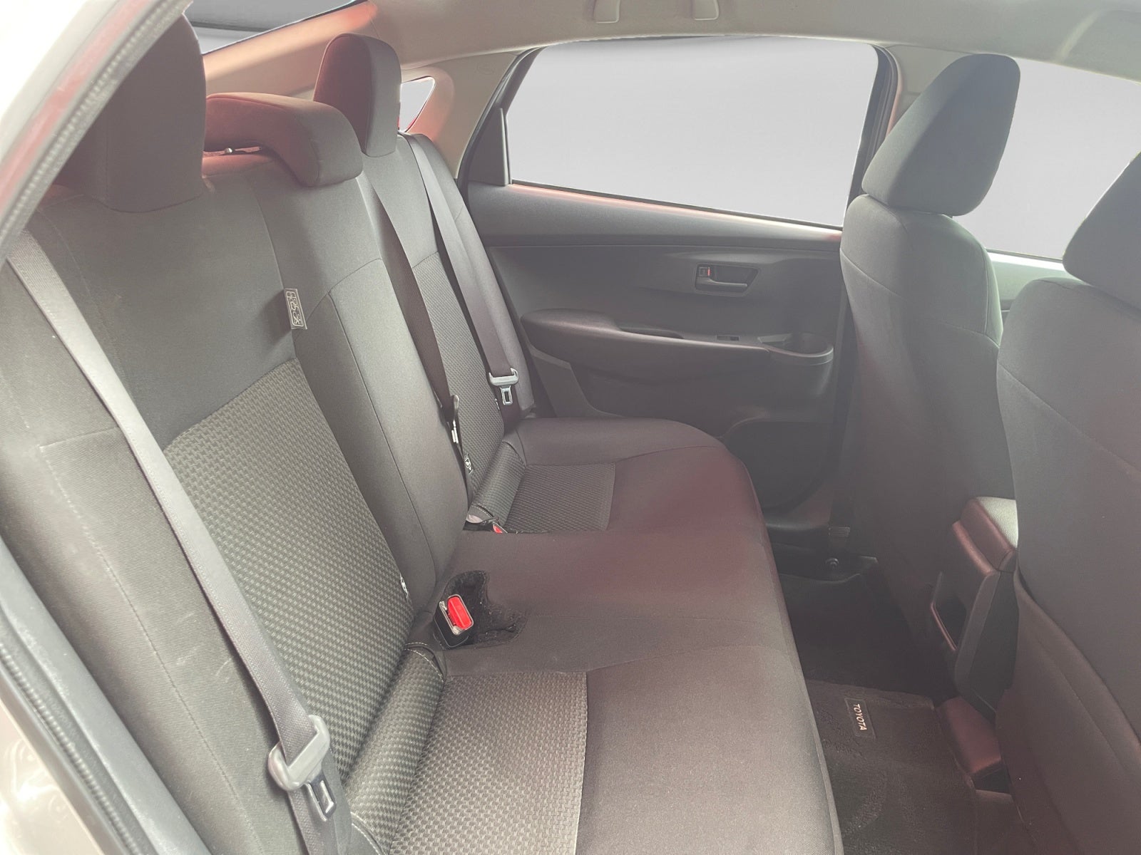 2023 Toyota YARIS BASE MT
