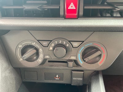 2023 Toyota YARIS BASE MT