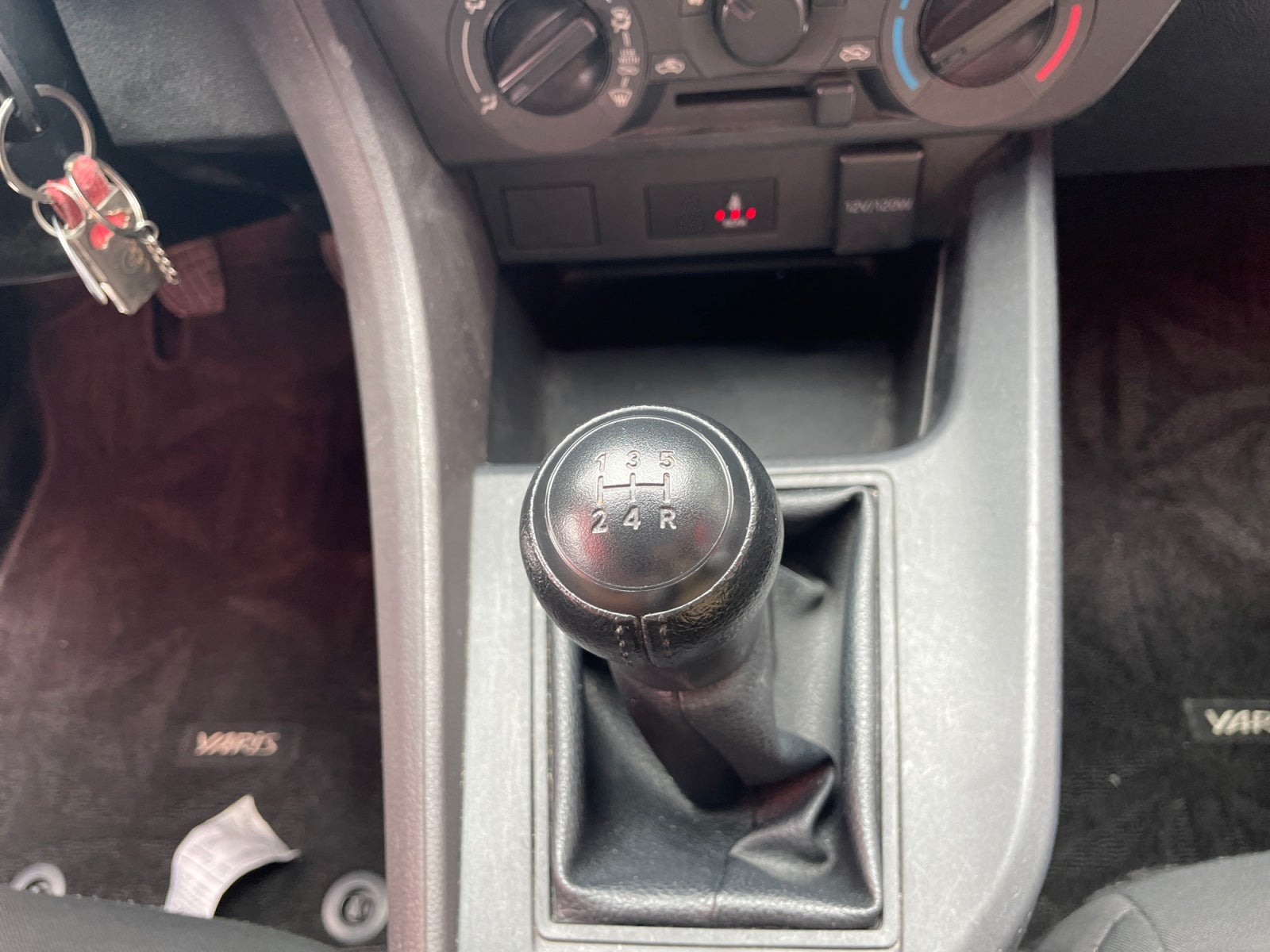 2023 Toyota YARIS BASE MT