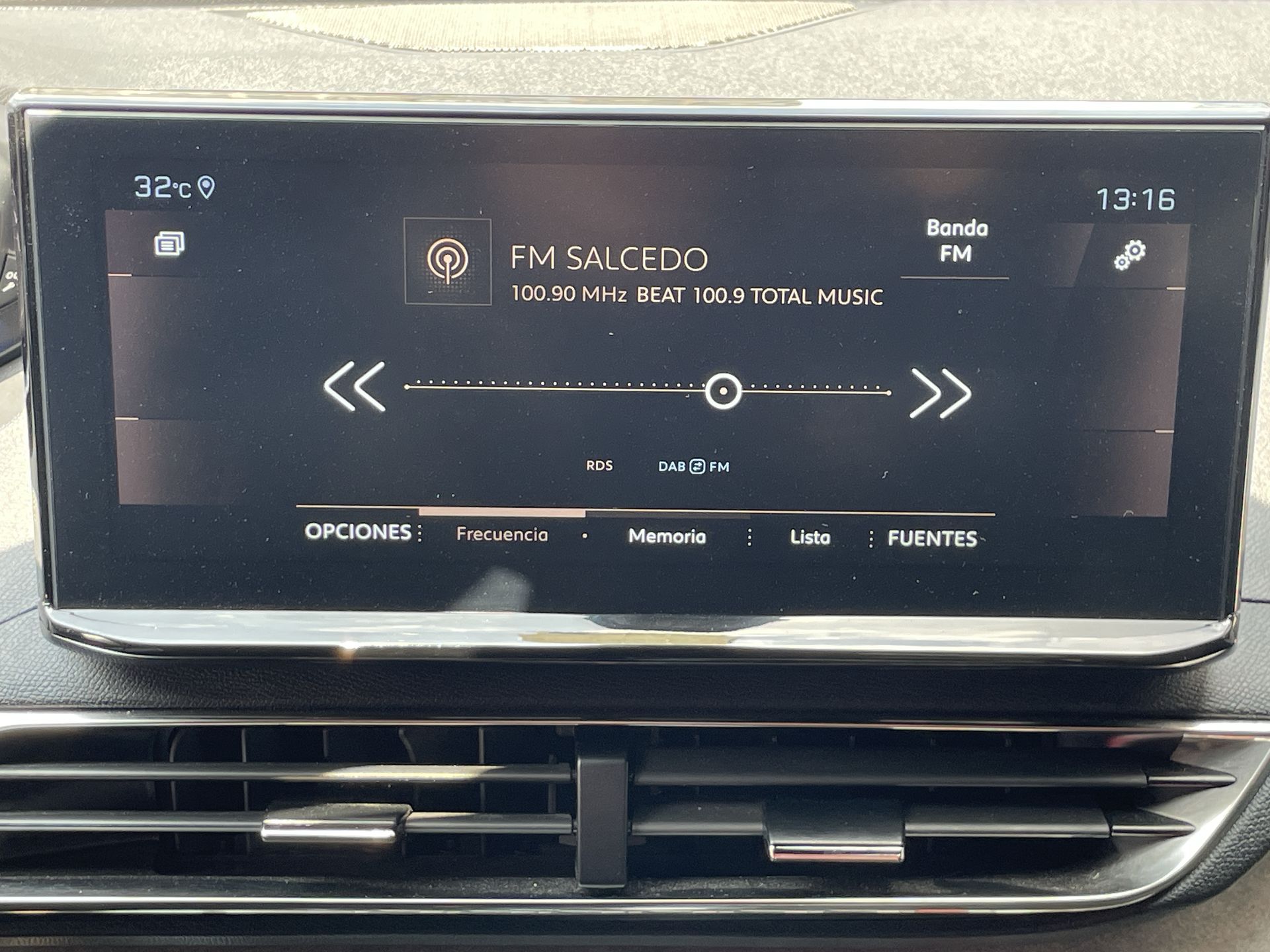 2025 PEUGEOT 3008 GT AUT