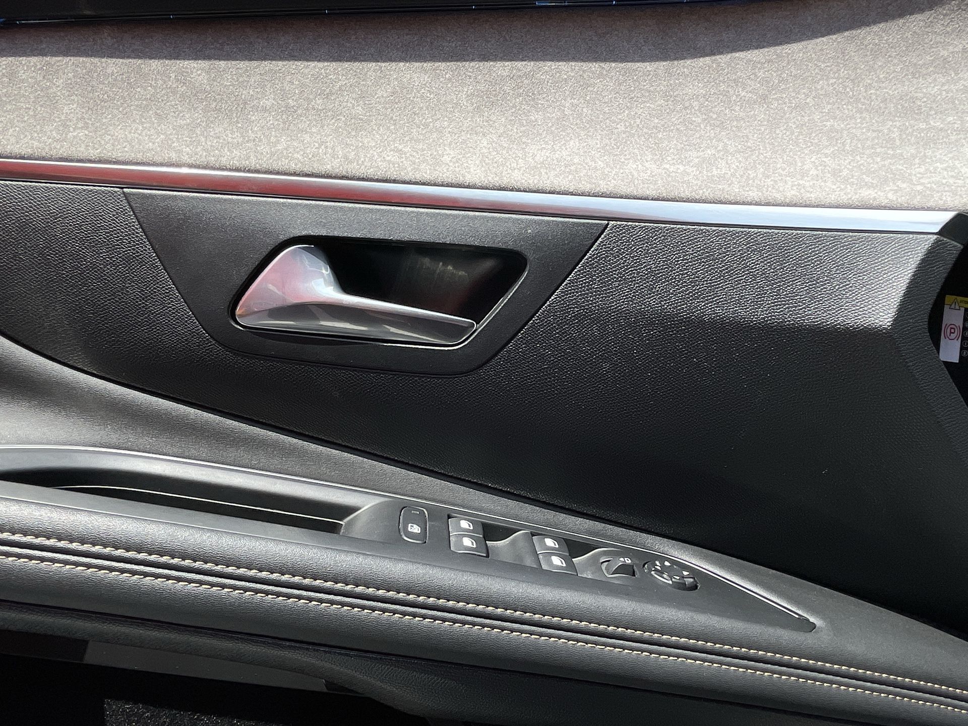 2025 PEUGEOT 3008 GT AUT