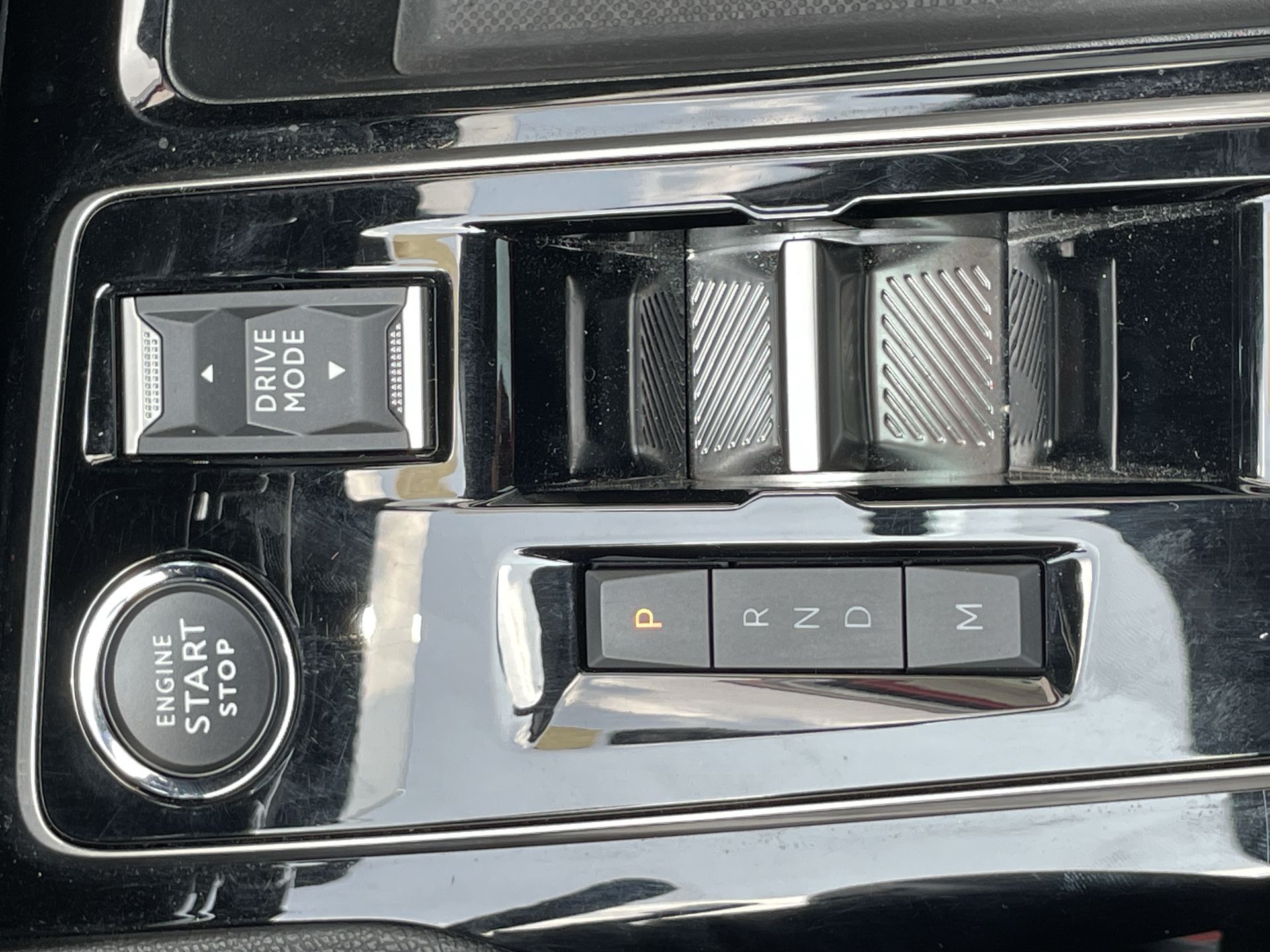 2025 PEUGEOT 3008 GT AUT