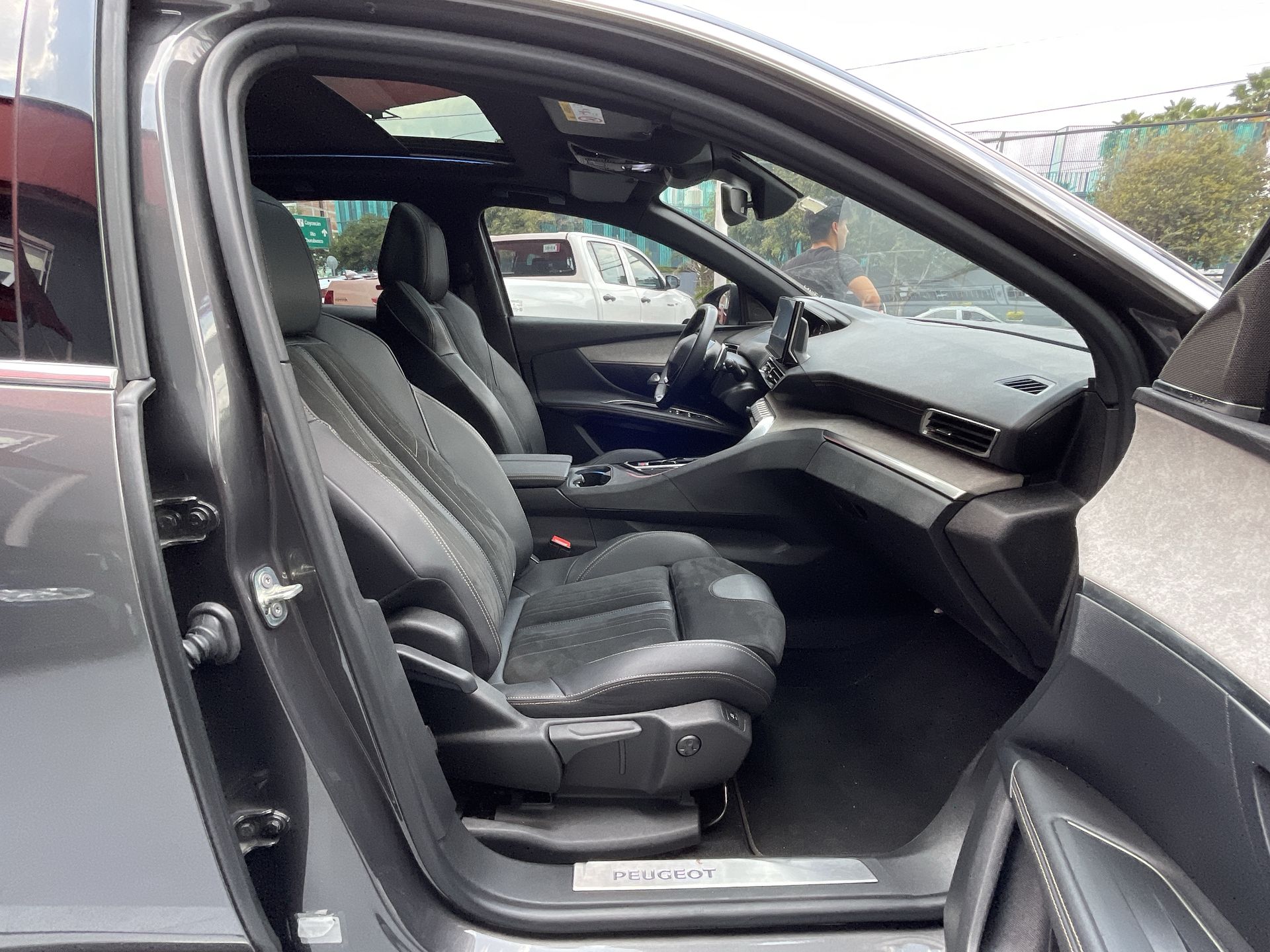 2025 PEUGEOT 3008 GT AUT