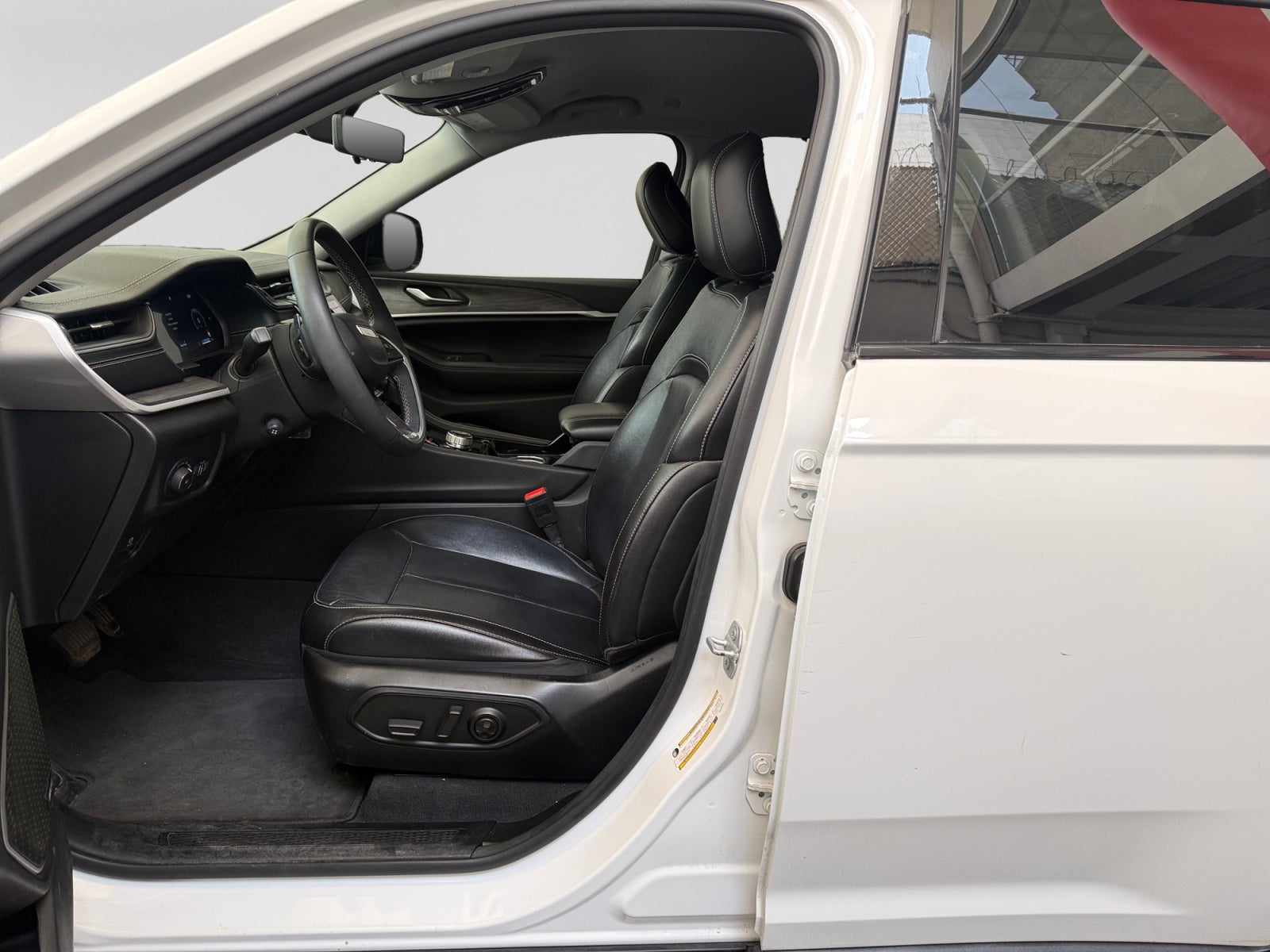 2023 Jeep GRAND CHEROKEE LIMITED V6 4X2
