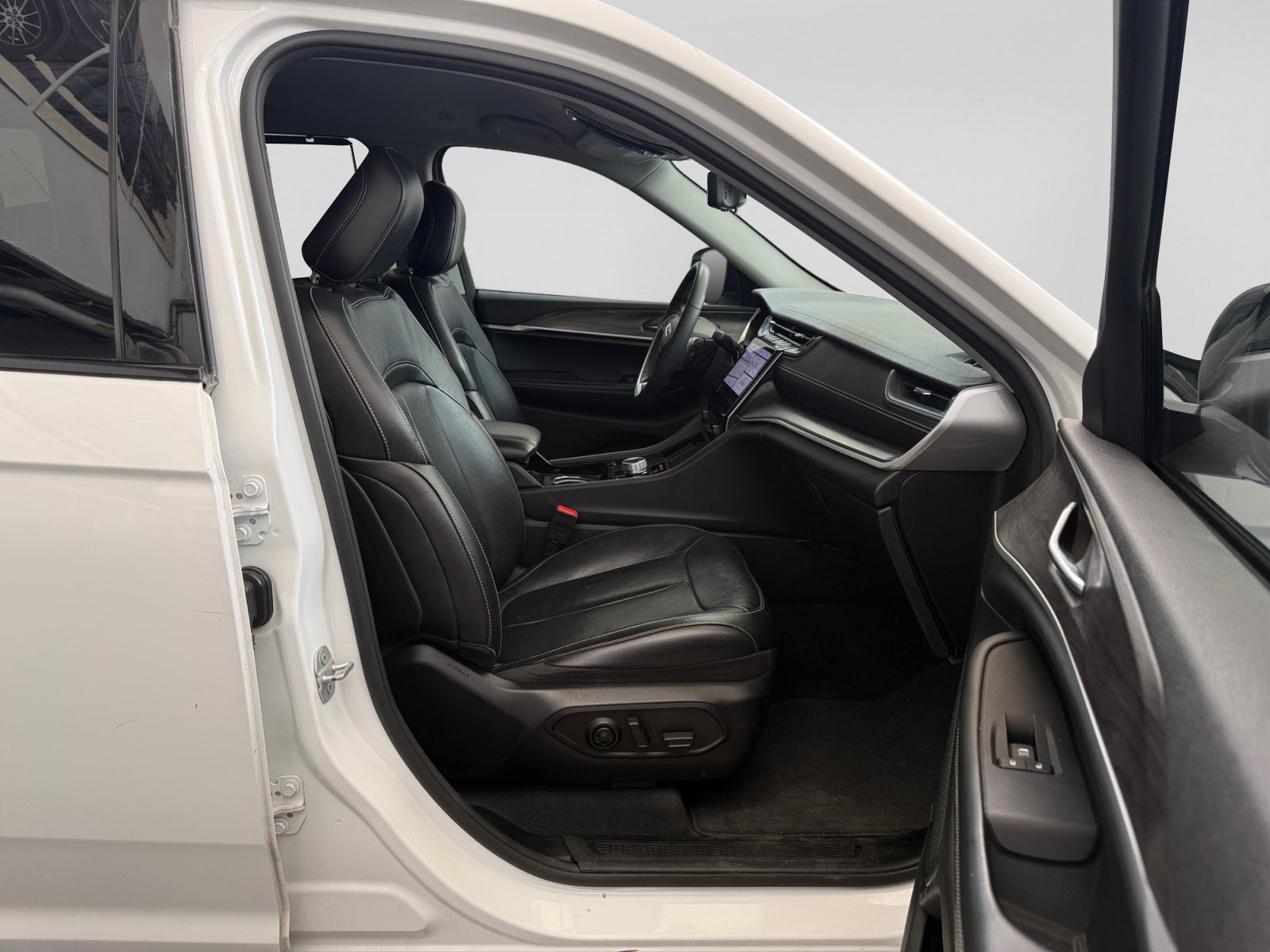 2023 Jeep GRAND CHEROKEE LIMITED V6 4X2