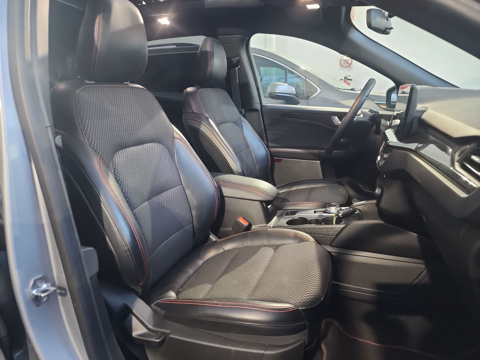 2023 Ford ESCAPE ST-LINE SELECT