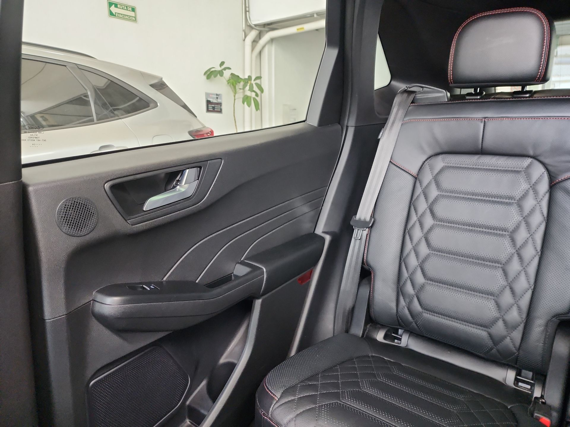 2024 Ford ESCAPE ST-LINE ELITE