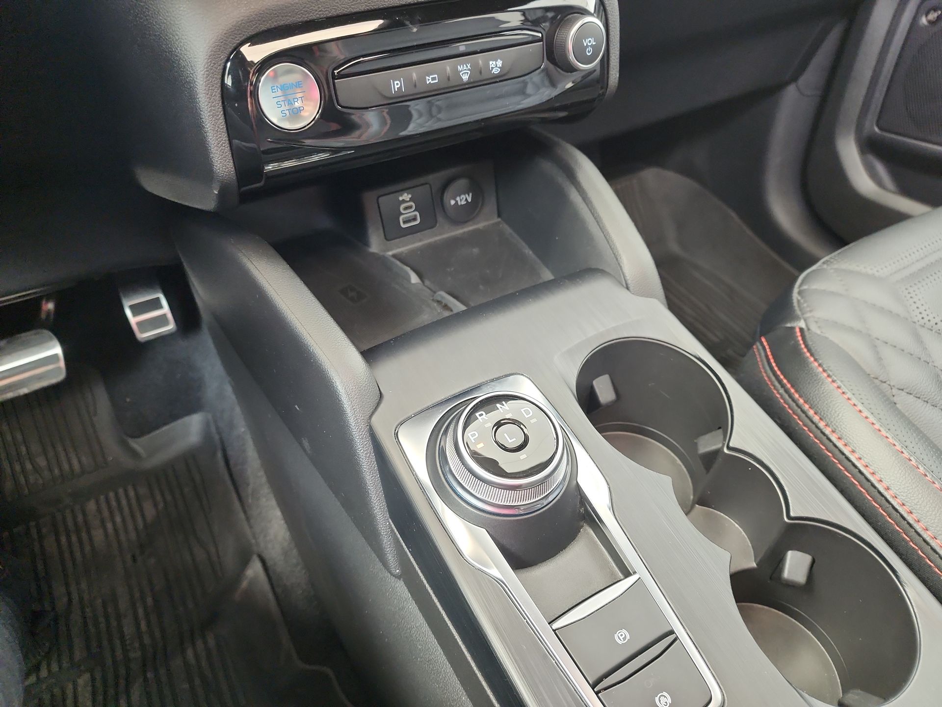 2024 Ford ESCAPE ST-LINE ELITE