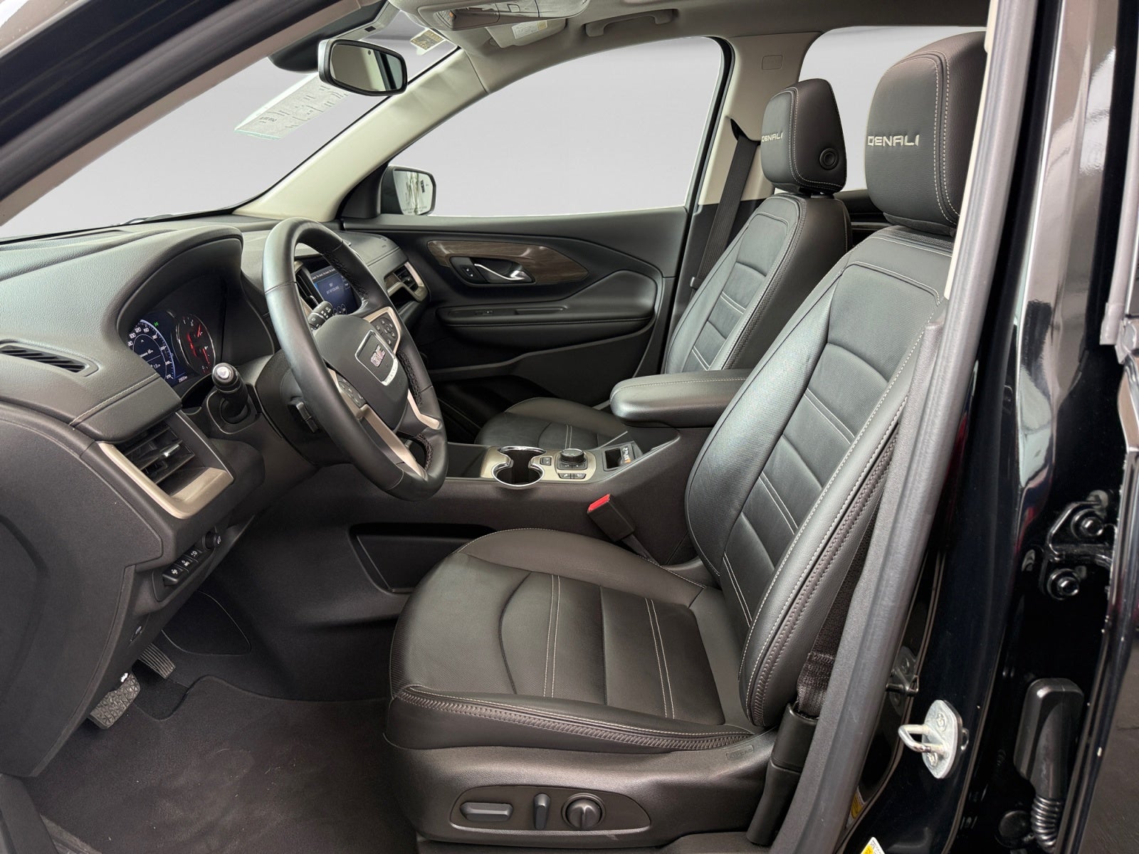 2023 GMC TERRAIN DENALI D
