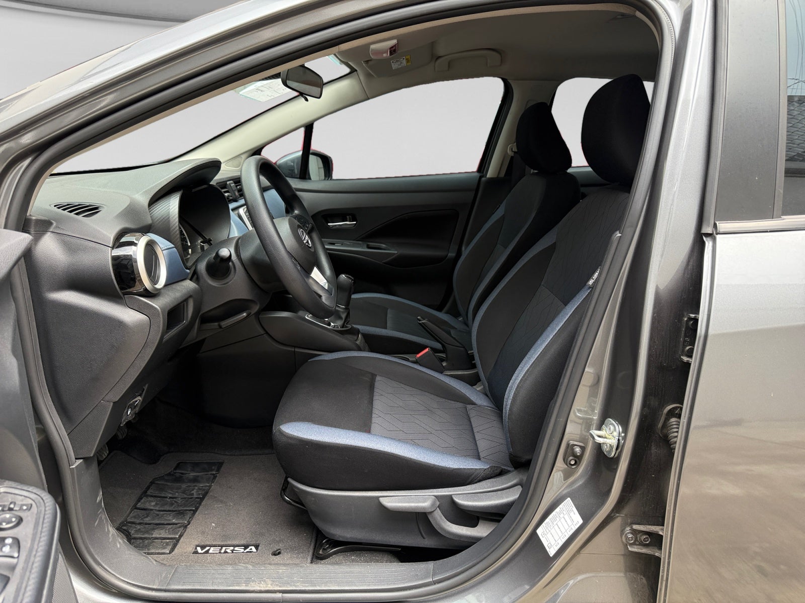 2025 Nissan VERSA ADVANCE MT 25