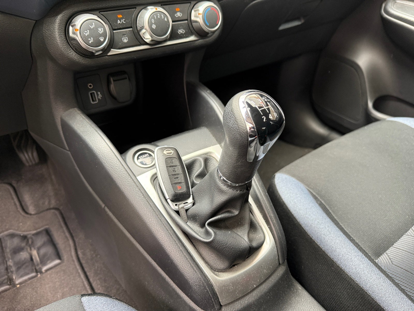 2025 Nissan VERSA ADVANCE MT 25