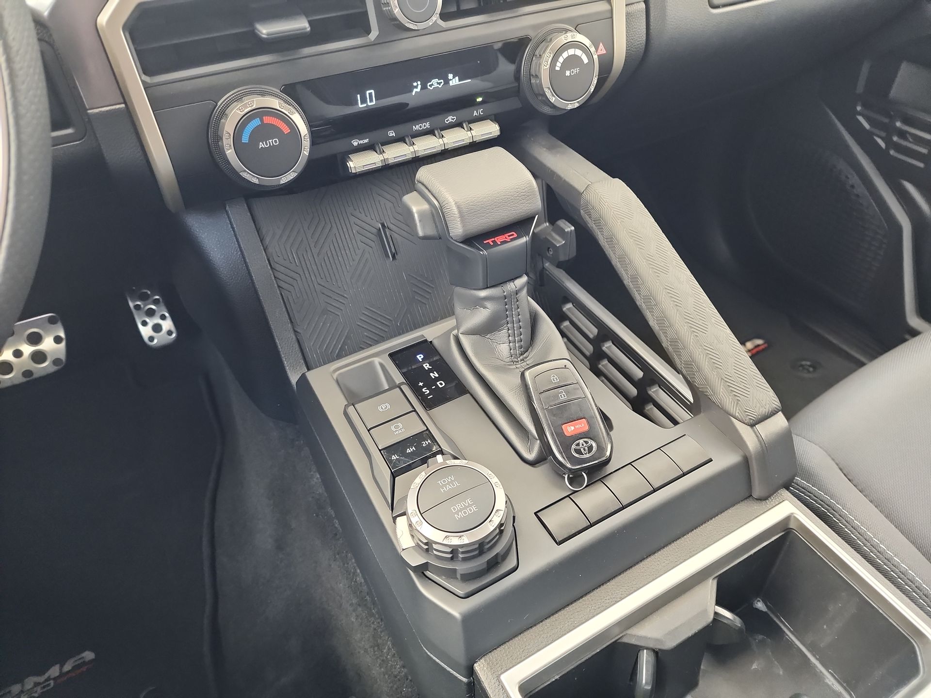 2025 Toyota TACOMA TRD SPORT 4X4