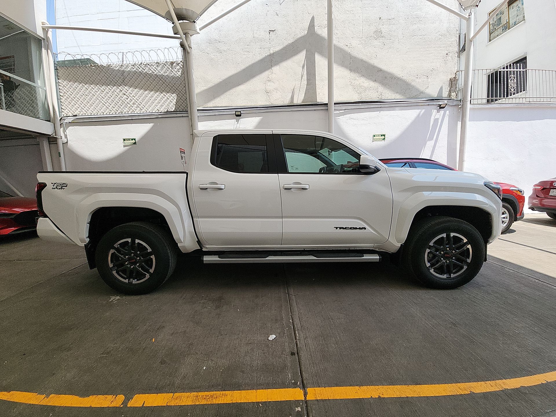 2025 Toyota TACOMA TRD SPORT 4X4