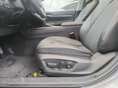 2024 Toyota CAMRY SE HEV