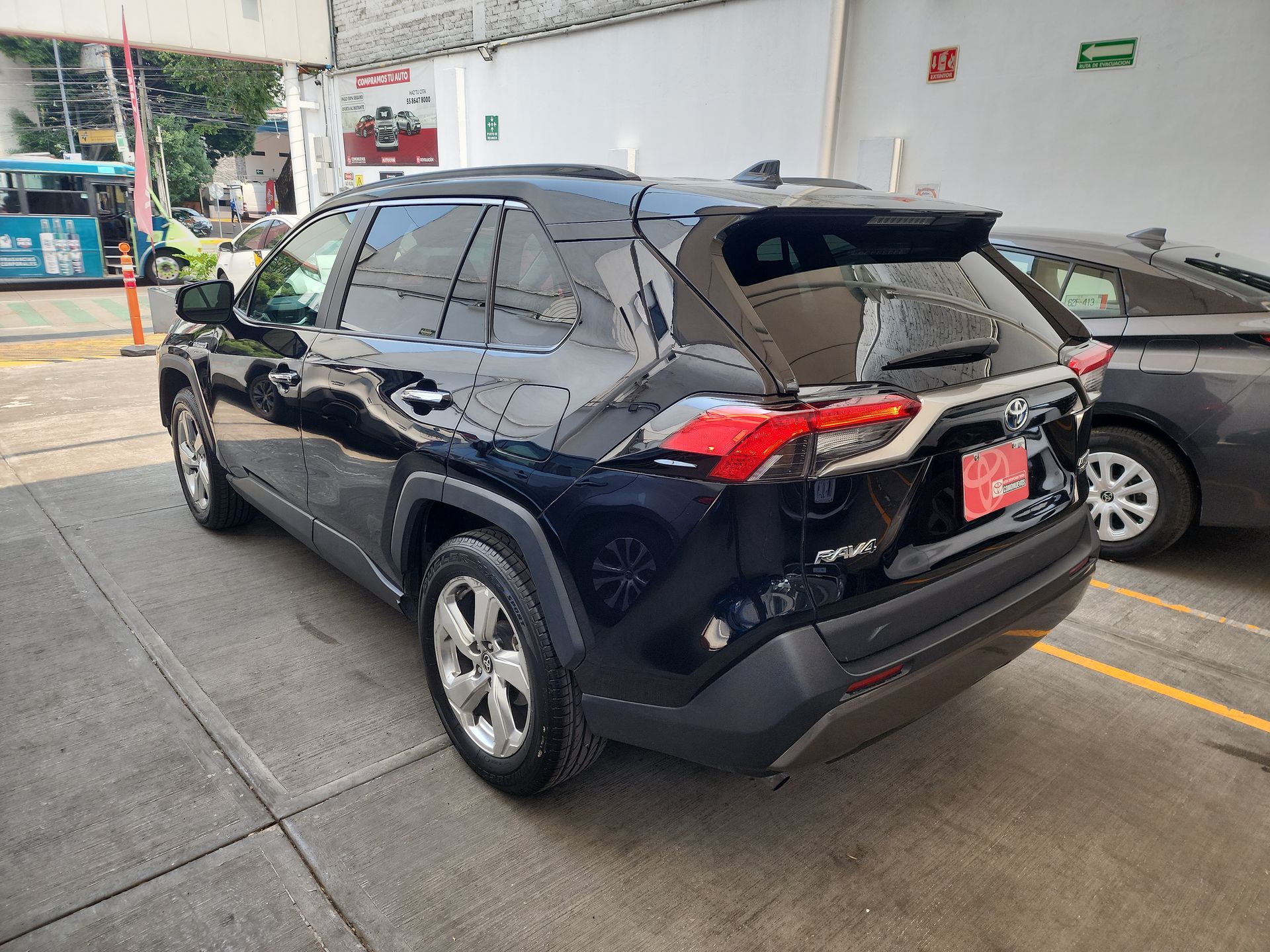 2021 Toyota RAV4 LIMITED HV