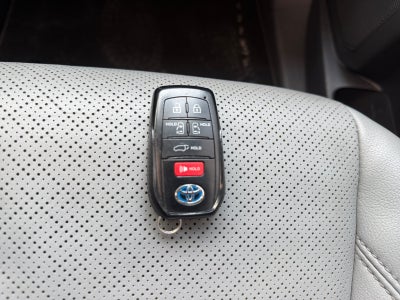 2023 Toyota SIENNA LIMITED