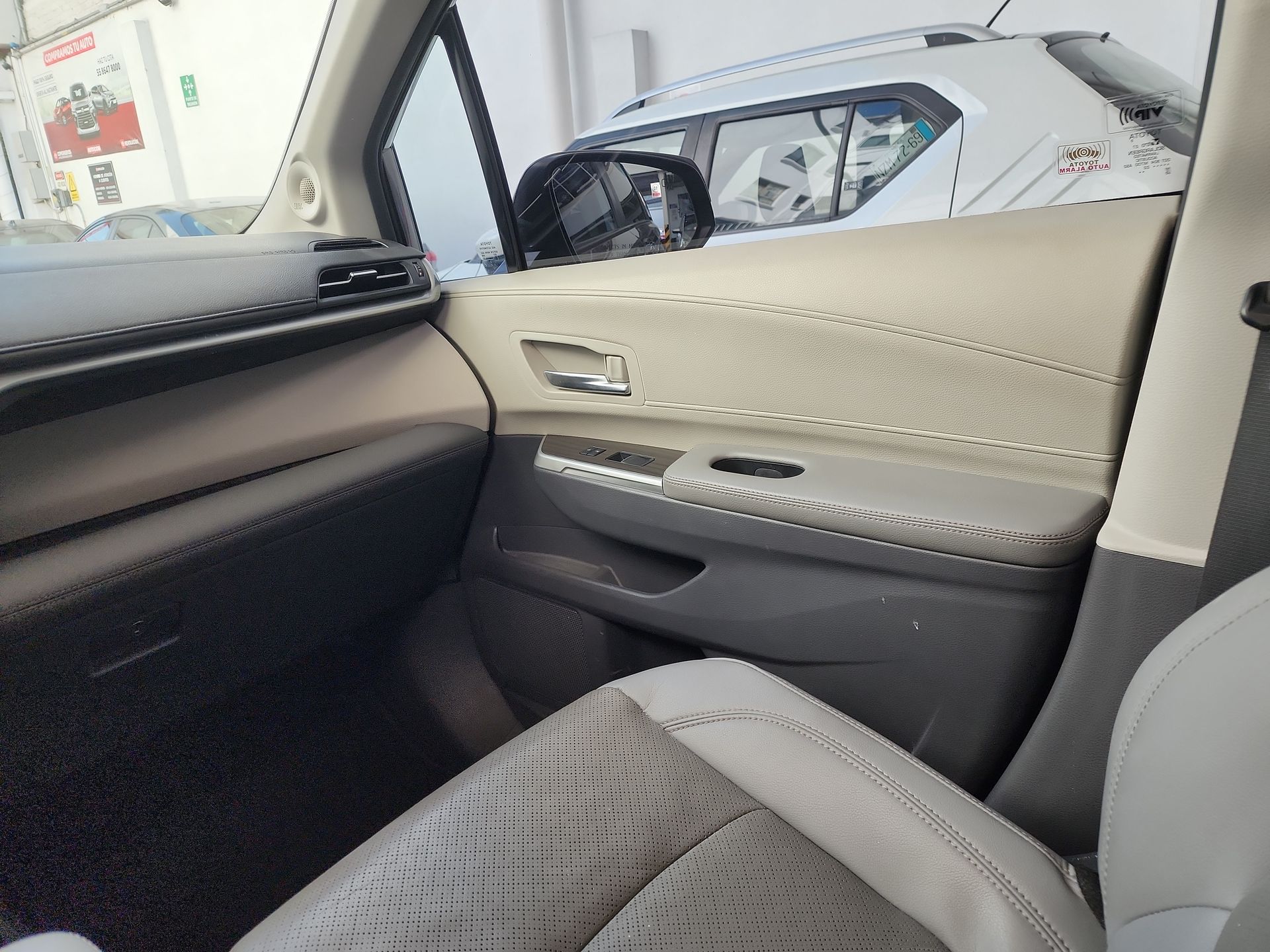 2023 Toyota SIENNA LIMITED