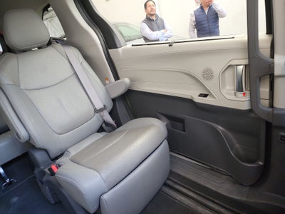 2023 Toyota SIENNA LIMITED