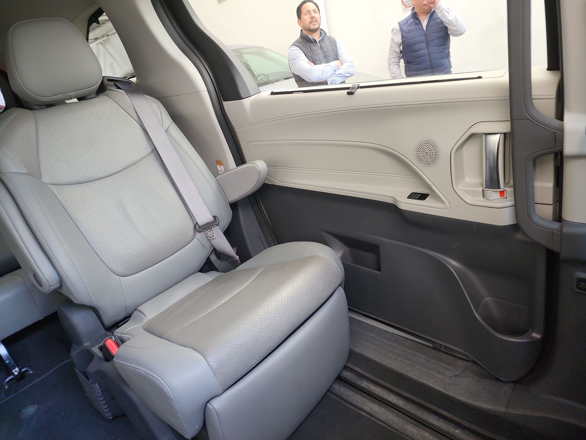 2023 Toyota SIENNA LIMITED