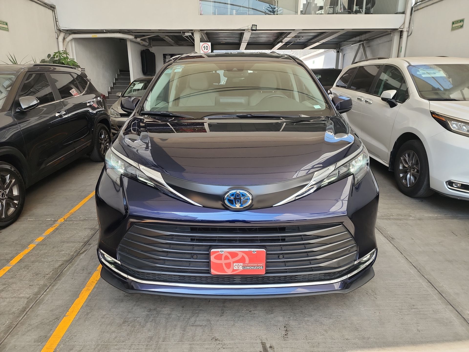 2024 Toyota SIENNA XLE