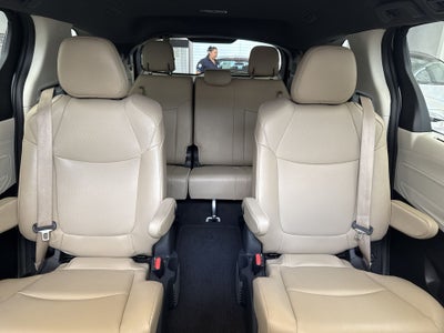 2023 Toyota SIENNA XLE PIEL