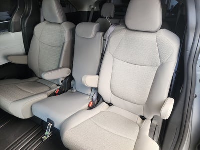 2025 Toyota SIENNA LE HEV