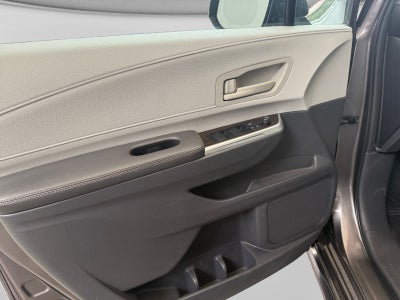 2022 Toyota SIENNA LE