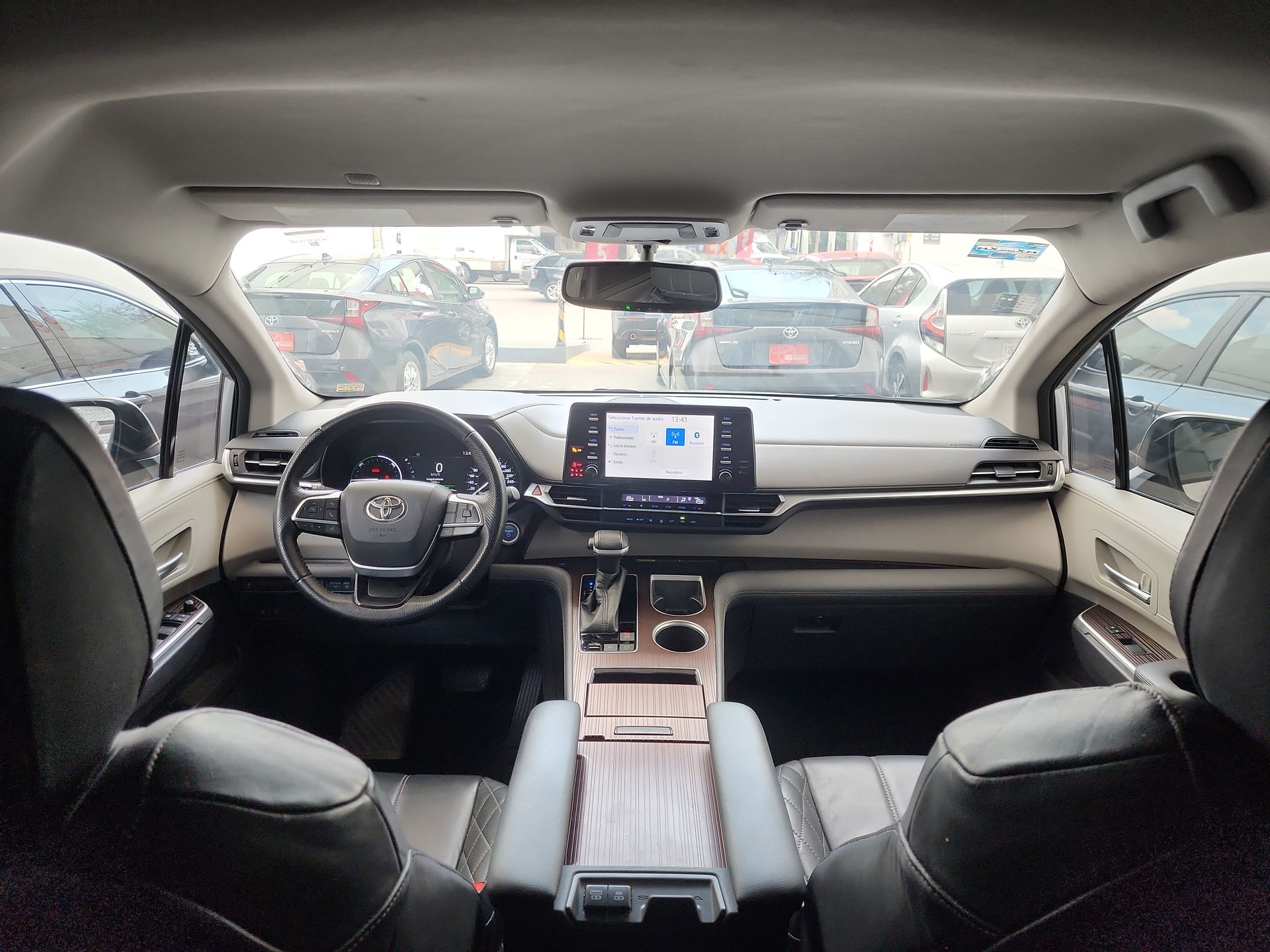 2021 Toyota SIENNA XLE