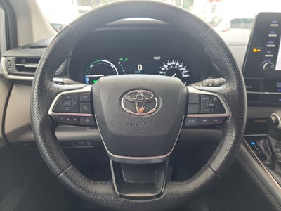 2021 Toyota SIENNA XLE