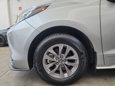 2021 Toyota SIENNA XLE