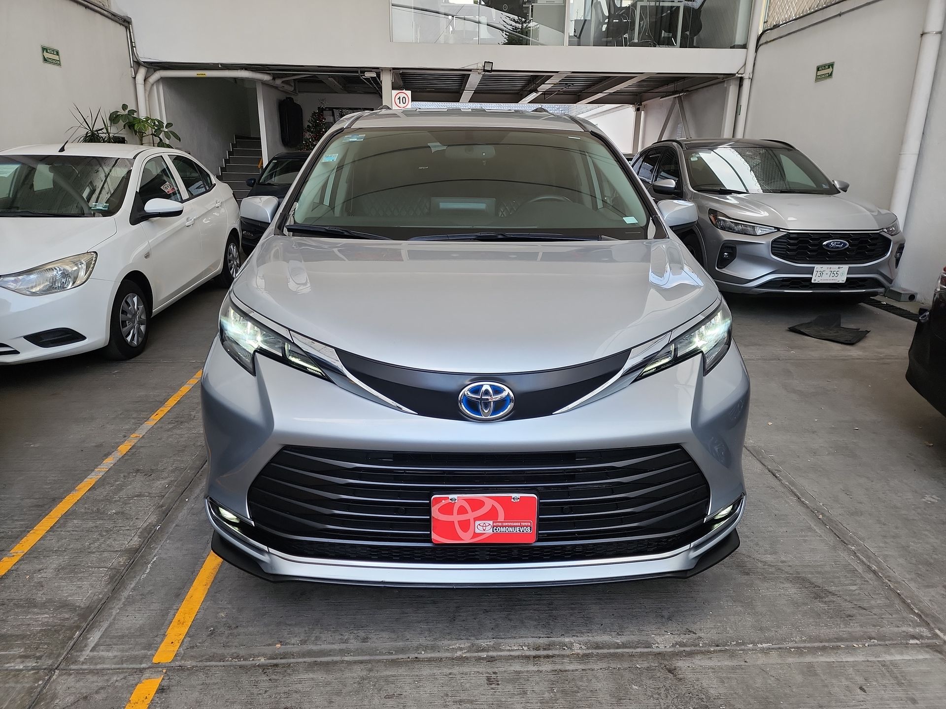 2021 Toyota SIENNA XLE